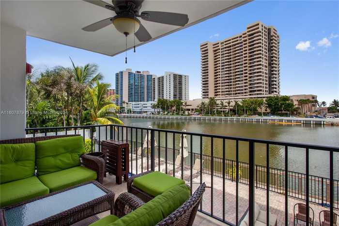 photo 1: 2455 Flamingo Dr Unit 201, Miami Beach FL 33140