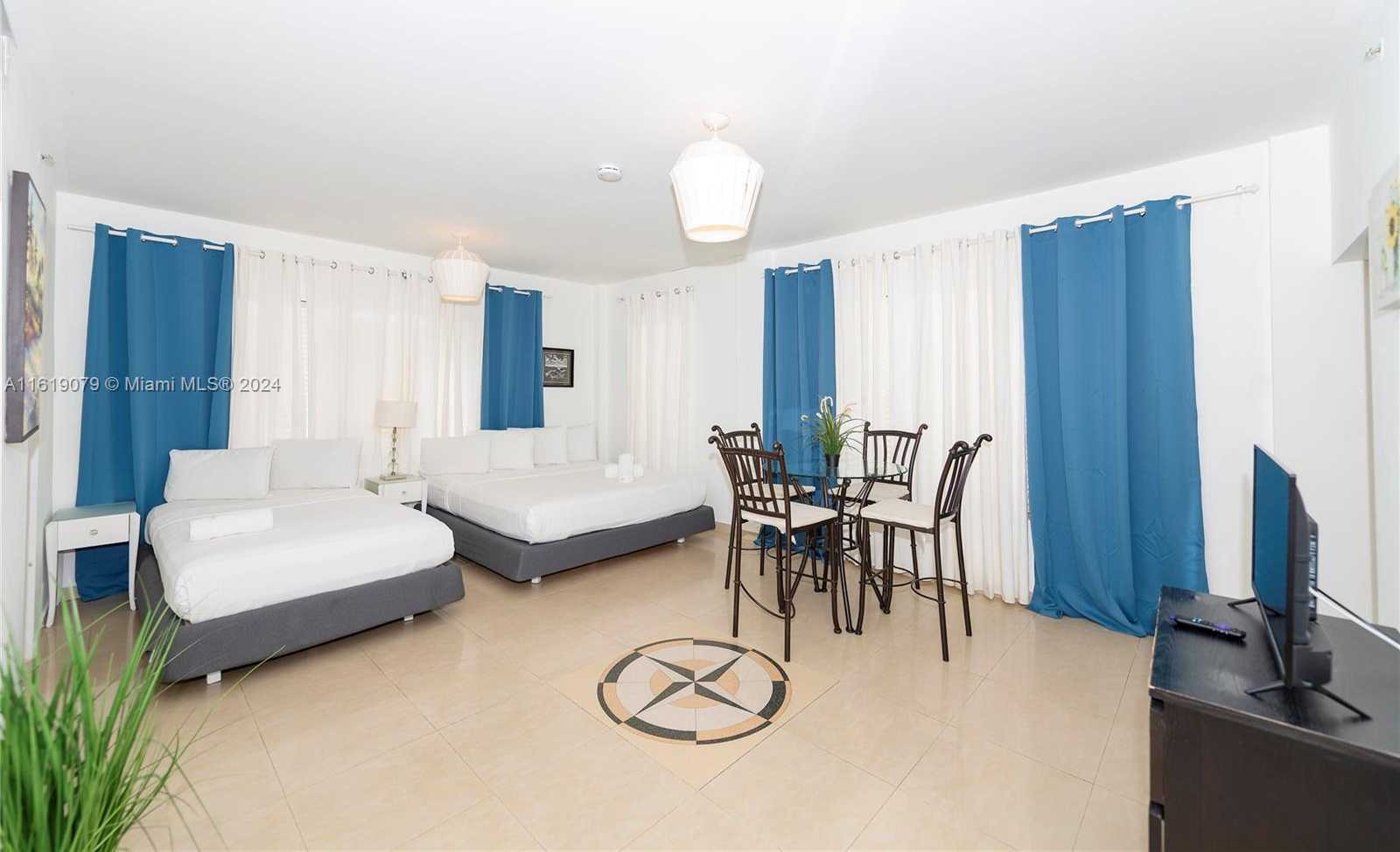 photo 3: 918 Ocean Dr Unit 203, Miami Beach FL 33139