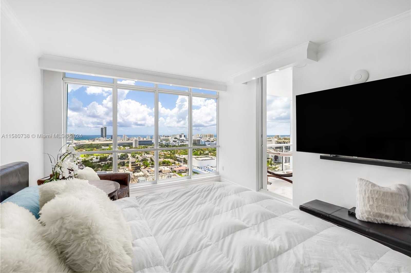 photo 3: 1900 Sunset Harbour Dr Unit PH03, Miami Beach FL 33139