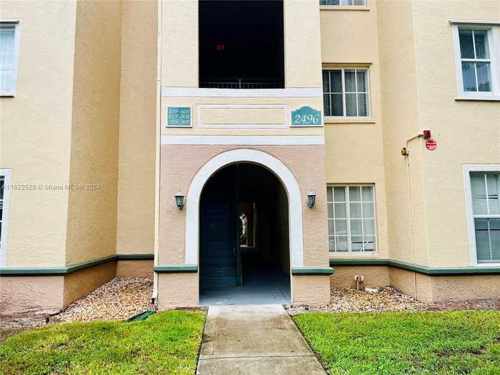 photo 1: 2496 Centergate Dr Unit 207, Miramar FL 33025