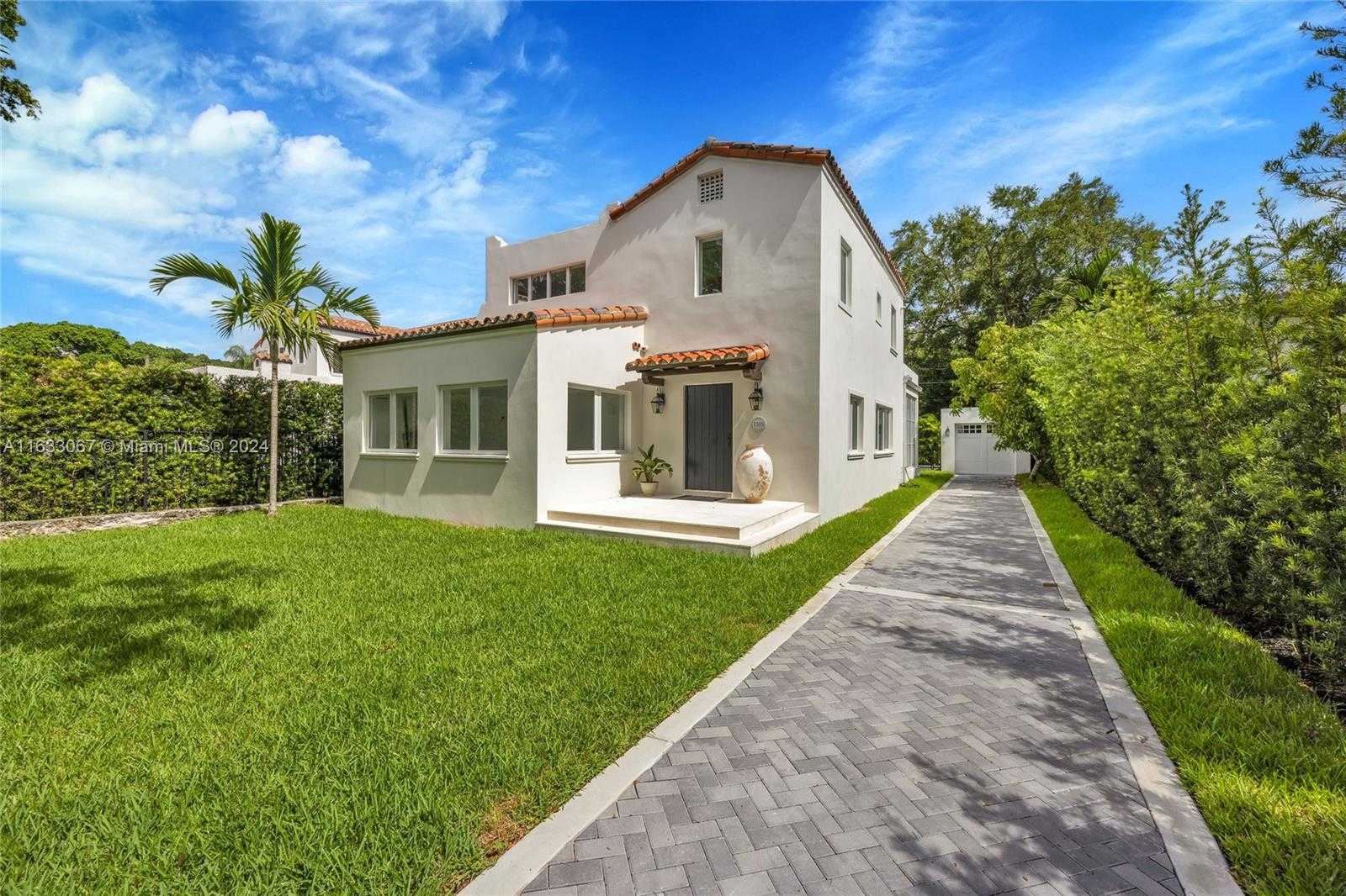 photo 1: 1109 Asturia Ave, Coral Gables FL 33134