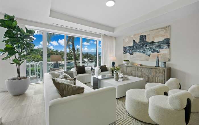 photo 1: 4701 N Meridian Avenue Unit 125, Miami Beach FL 33140