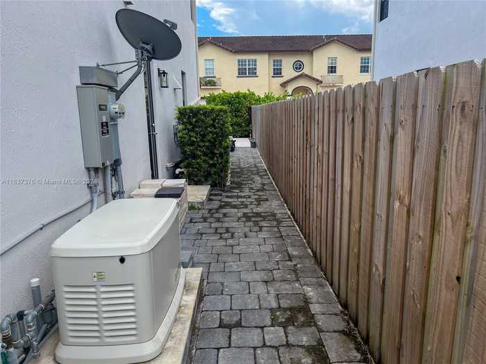 photo 37: 8904 SW 69th Ter, Miami FL 33173