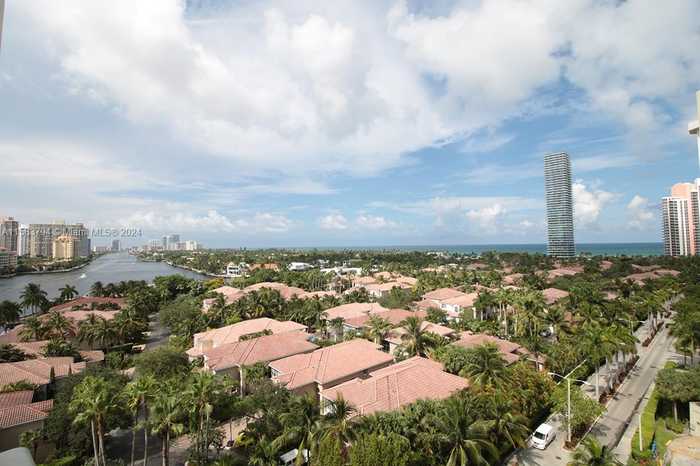 photo 1: 19390 Collins Ave Unit 1026, Sunny Isles Beach FL 33160