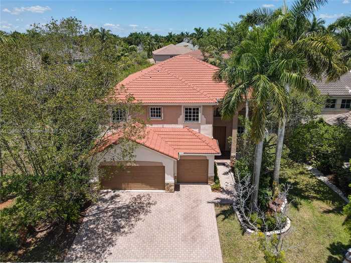 photo 2: 1041 Nandina Dr, Weston FL 33327