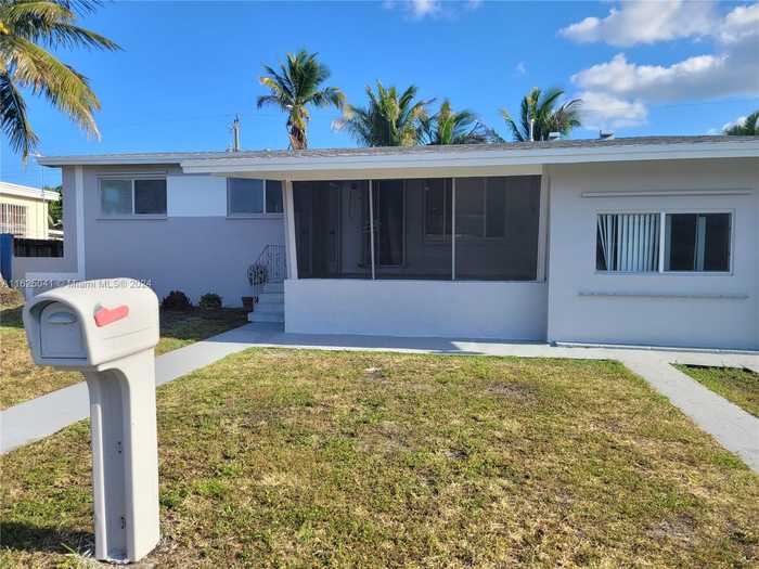 photo 1: 7920 SW 22nd St, Miami FL 33155