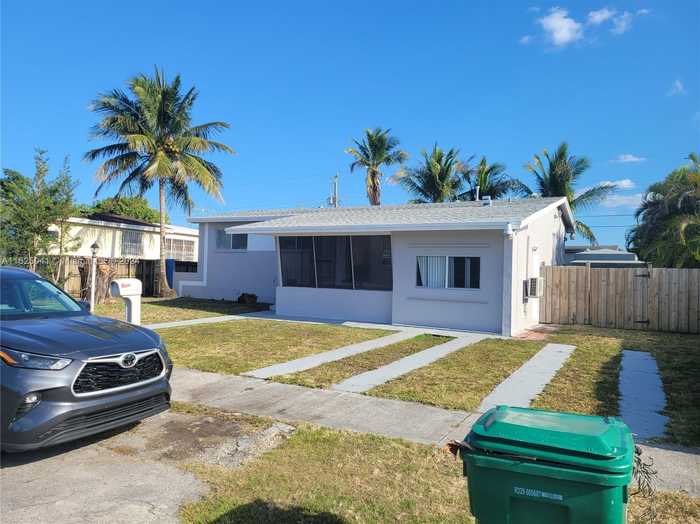 photo 2: 7920 SW 22nd St, Miami FL 33155