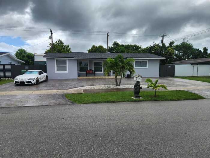 photo 2: 17725 SW 119th Ave, Miami FL 33177