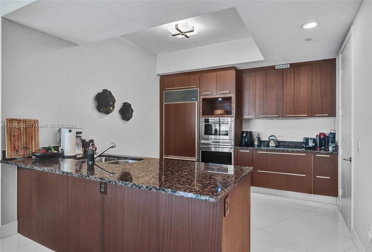 photo 3: 15811 Collins Ave Unit 503, Sunny Isles Beach FL 33160