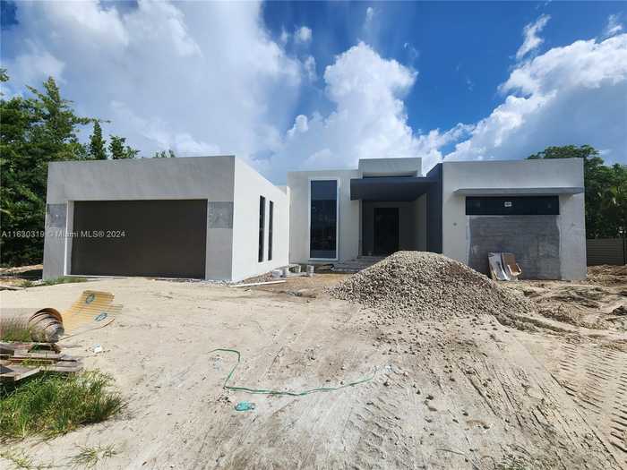 photo 90: 8735 SW 107th St, Miami FL 33176