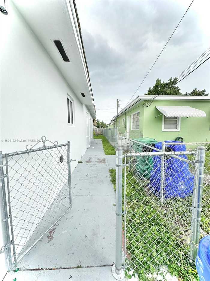 photo 2: 341 NW 57th Ct, Miami FL 33126