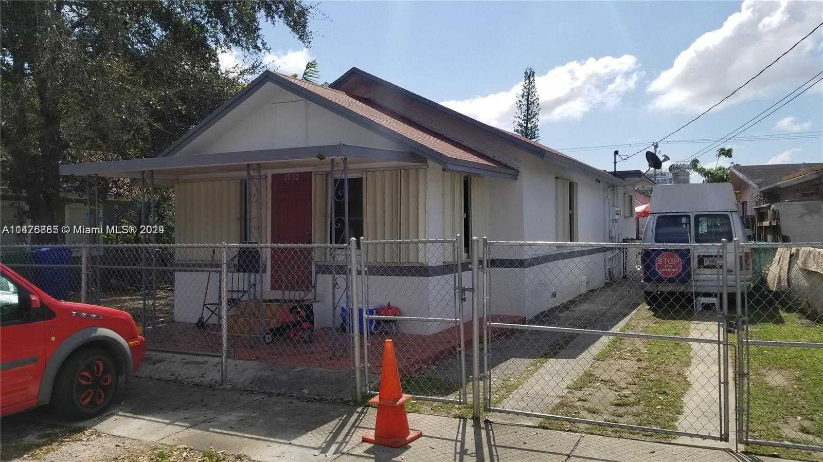 photo 2: 1932 NW 18th Ter, Miami FL 33125