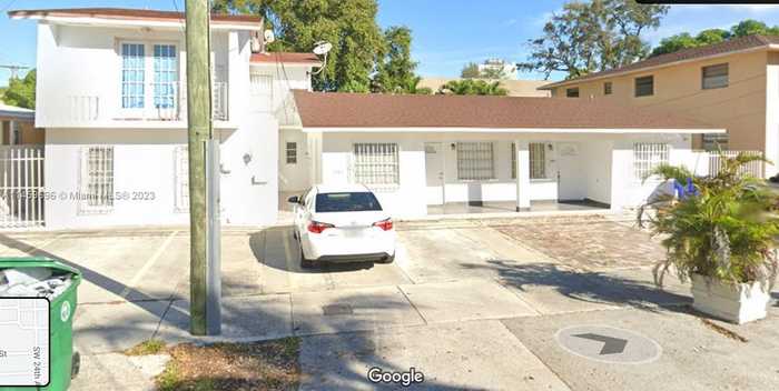 photo 1: 2751 SW 11th St, Miami FL 33135