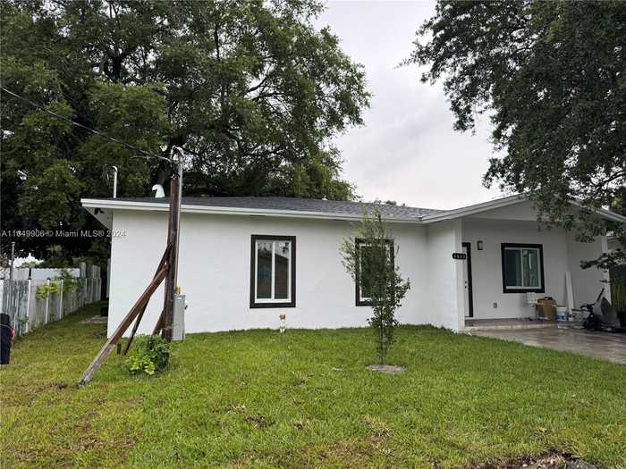 photo 2: 4801 NW 31 Ct., Miami FL 33142