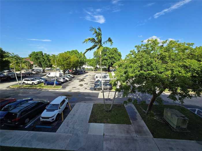 photo 14: 1875 W 56th St Unit 301, Hialeah FL 33012