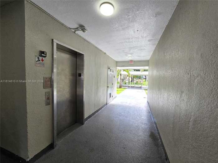 photo 2: 1875 W 56th St Unit 301, Hialeah FL 33012