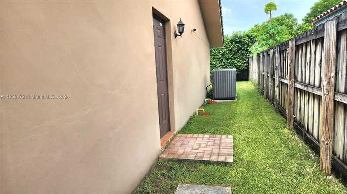 photo 37: 2140 SW 126th Ct, Miami FL 33175