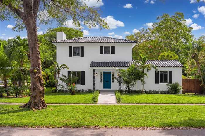 photo 1: 390 NE 93rd St, Miami Shores FL 33138