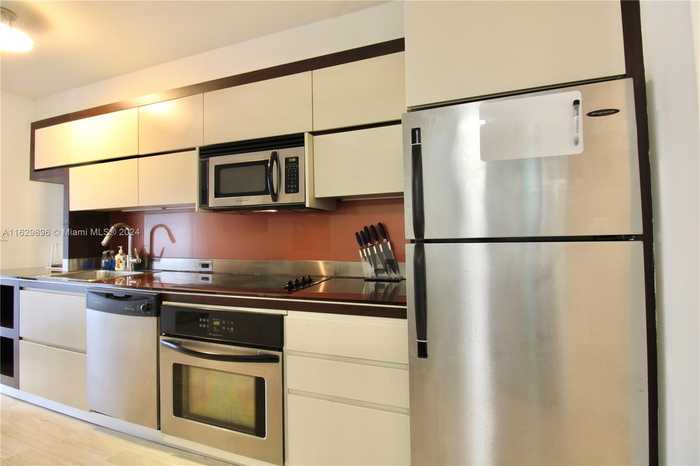 photo 2: 435 21st St Unit 102, Miami Beach FL 33139