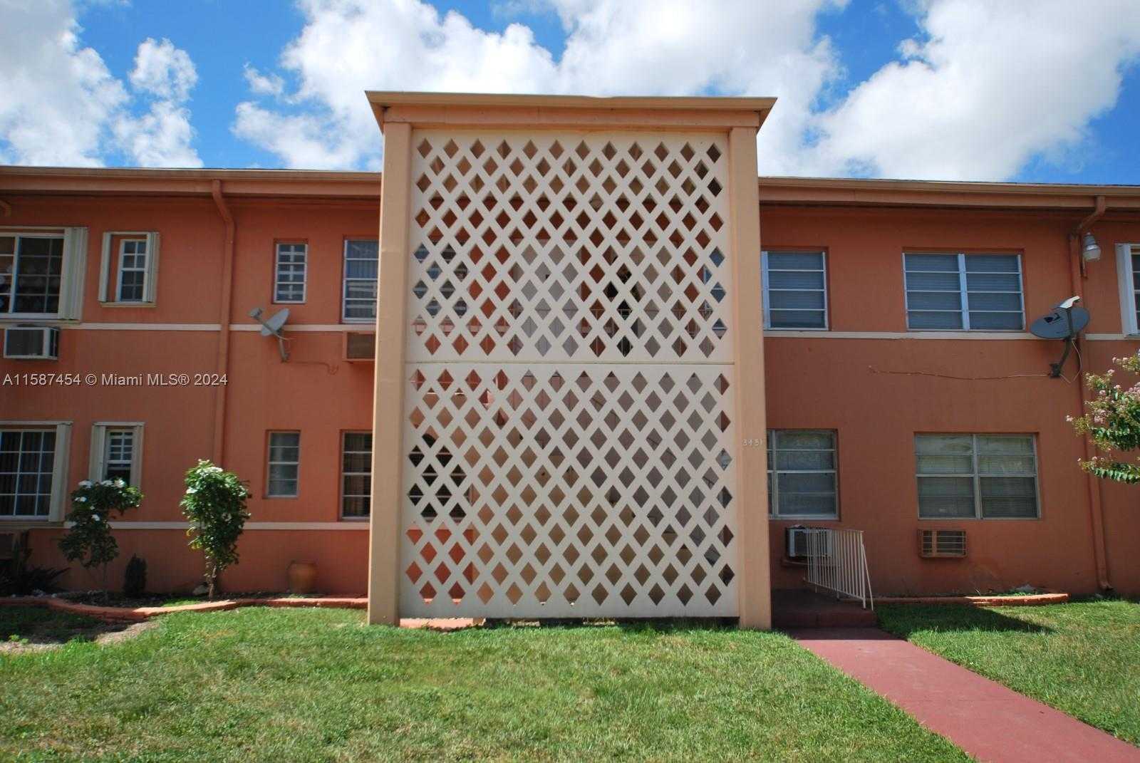 photo 3: 3451 SW 11th St Unit 4B, Miami FL 33135