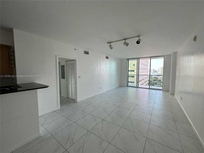 photo 1: 325 S Biscayne Blvd Unit 2614, Miami FL 33131