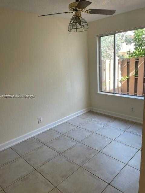 photo 3: 879 NW 81st Way Unit 4, Plantation FL 33324