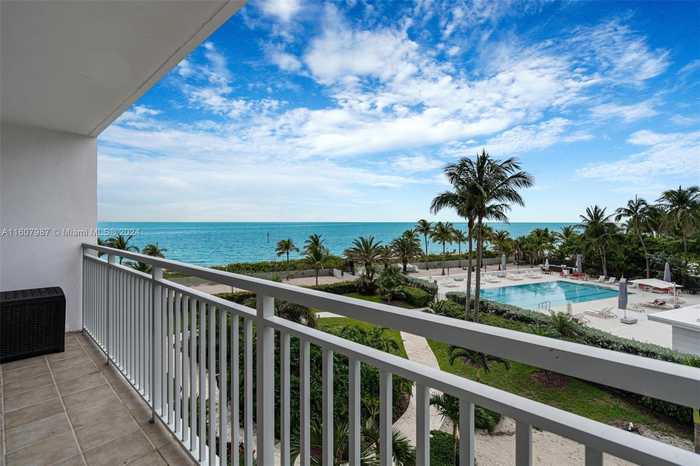 photo 2: 613 Ocean Dr Unit 4C, Key Biscayne FL 33149