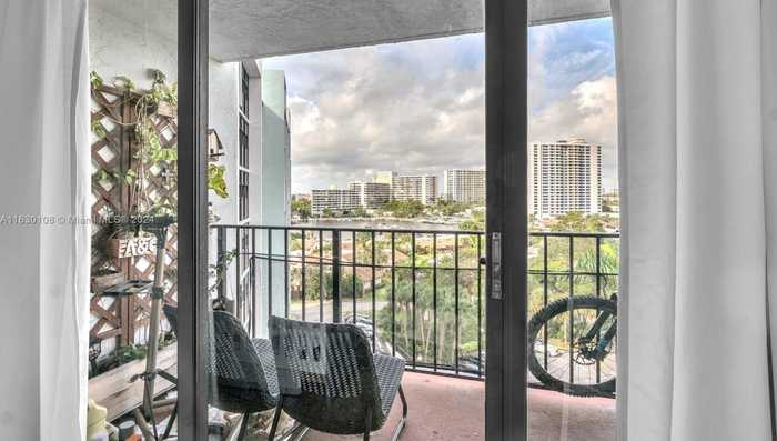 photo 15: 200 Leslie Drive Unit 901, Hallandale Beach FL 33009