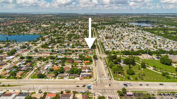 photo 32: 19821 NW 48th Ave, Miami Gardens FL 33055