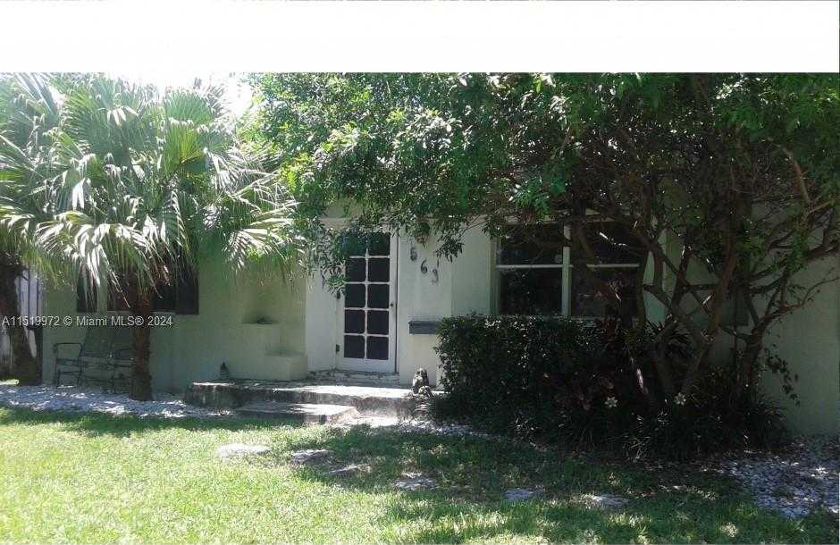 photo 3: 563 W 49th St, Miami Beach FL 33140