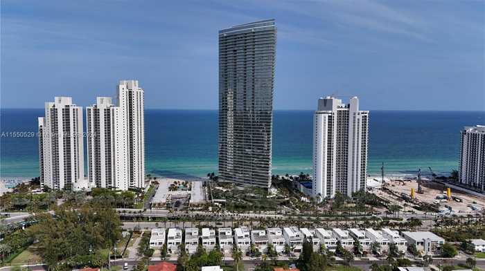 photo 2: 18975 Collins Ave Unit 404, Sunny Isles Beach FL 33160