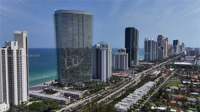 photo 23: 18975 Collins Ave Unit 404, Sunny Isles Beach FL 33160