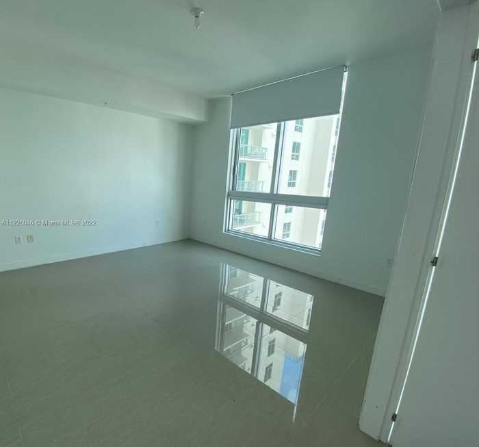 photo 2: 300 S Biscayne Blvd Unit T-3109, Miami FL 33131