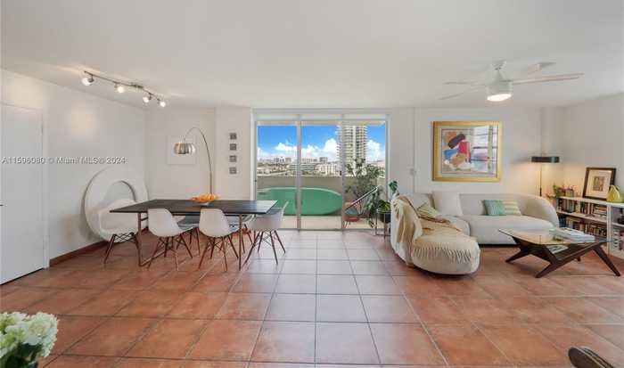 photo 2: 5 Island Ave Unit 11H, Miami Beach FL 33139