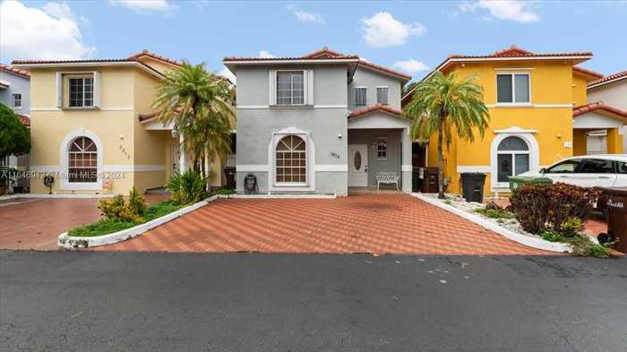 photo 1: 7211 W 24th Ave Unit 2213, Hialeah FL 33016