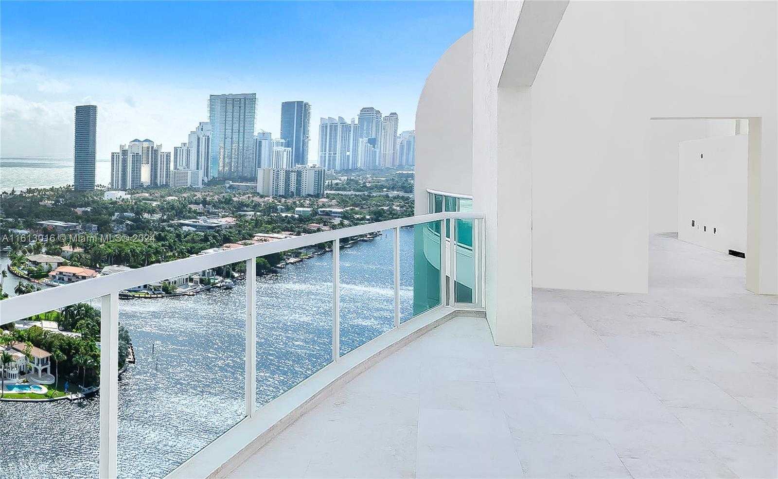 photo 1: 20201 E Country Club Dr Unit PH06/07, Aventura FL 33180