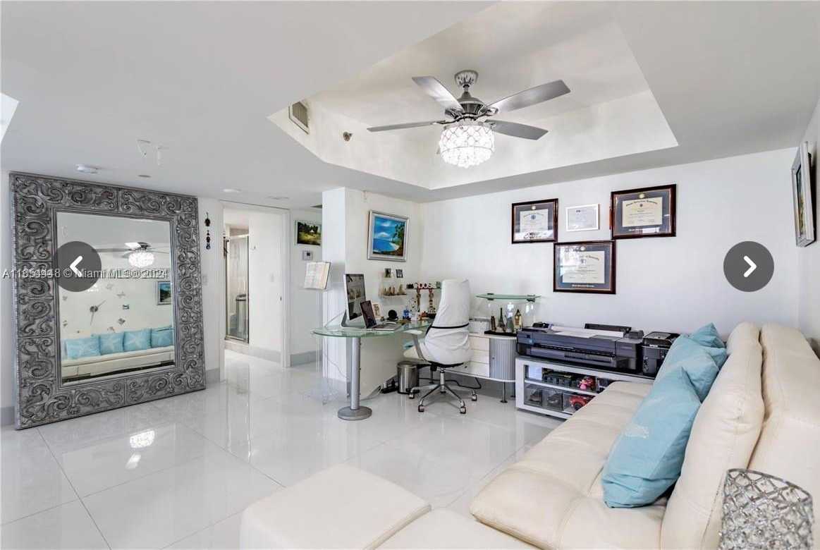 photo 3: 16425 Collins Ave Unit 515, Sunny Isles Beach FL 33160