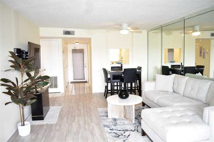 photo 2: 9621 Sunrise Lakes Blvd Unit 302, Sunrise FL 33322