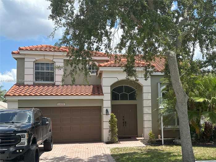 photo 2: 13274 NW 15th Ct, Pembroke Pines FL 33028