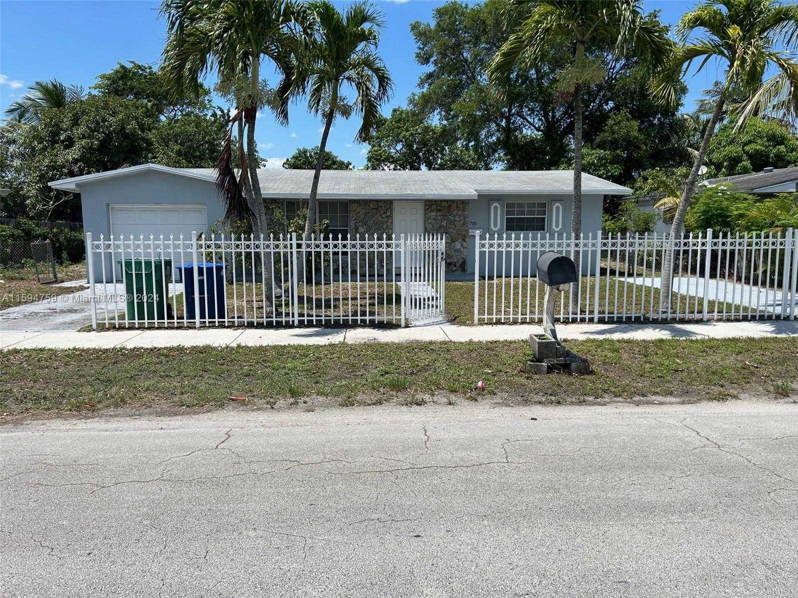 photo 1: 755 NW 142nd St, Miami FL 33168