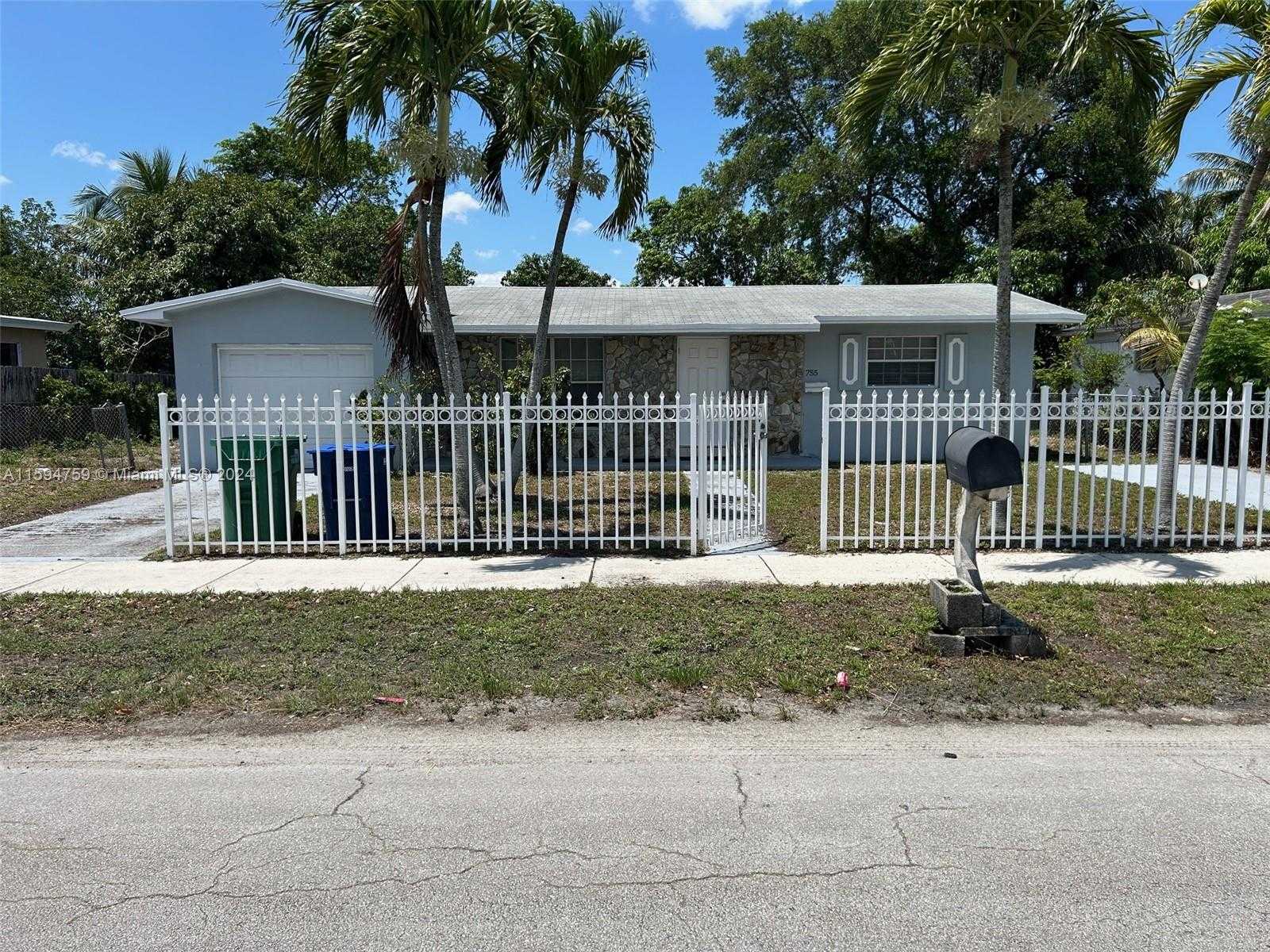 photo 3: 755 NW 142nd St, Miami FL 33168