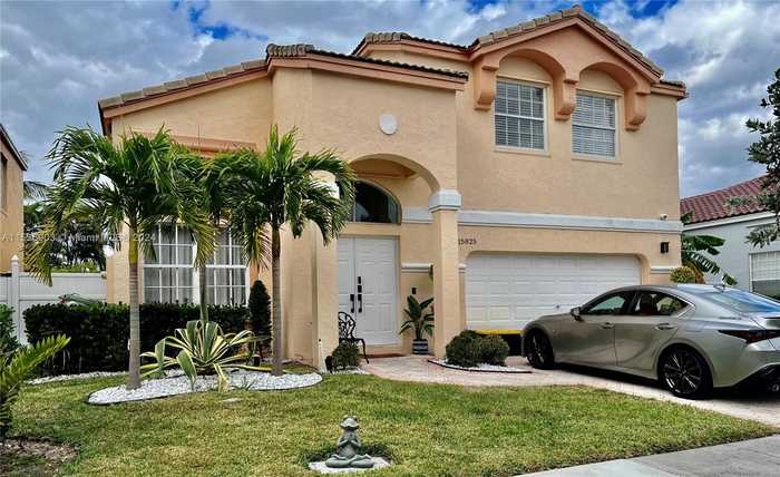 photo 2: 15825 NW 16th Ct, Pembroke Pines FL 33028