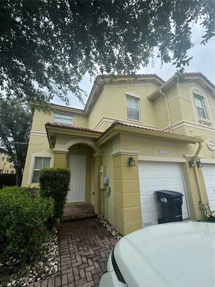 photo 1: 8663 NW 112th Pl Unit 8663, Doral FL 33178