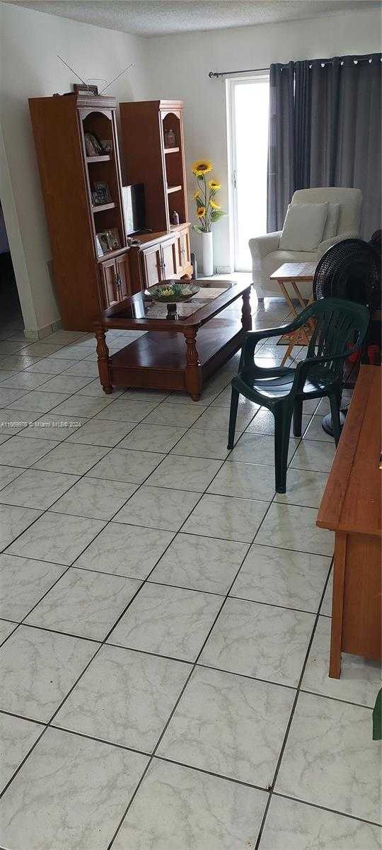 photo 3: Unit 212, Hialeah FL 33012