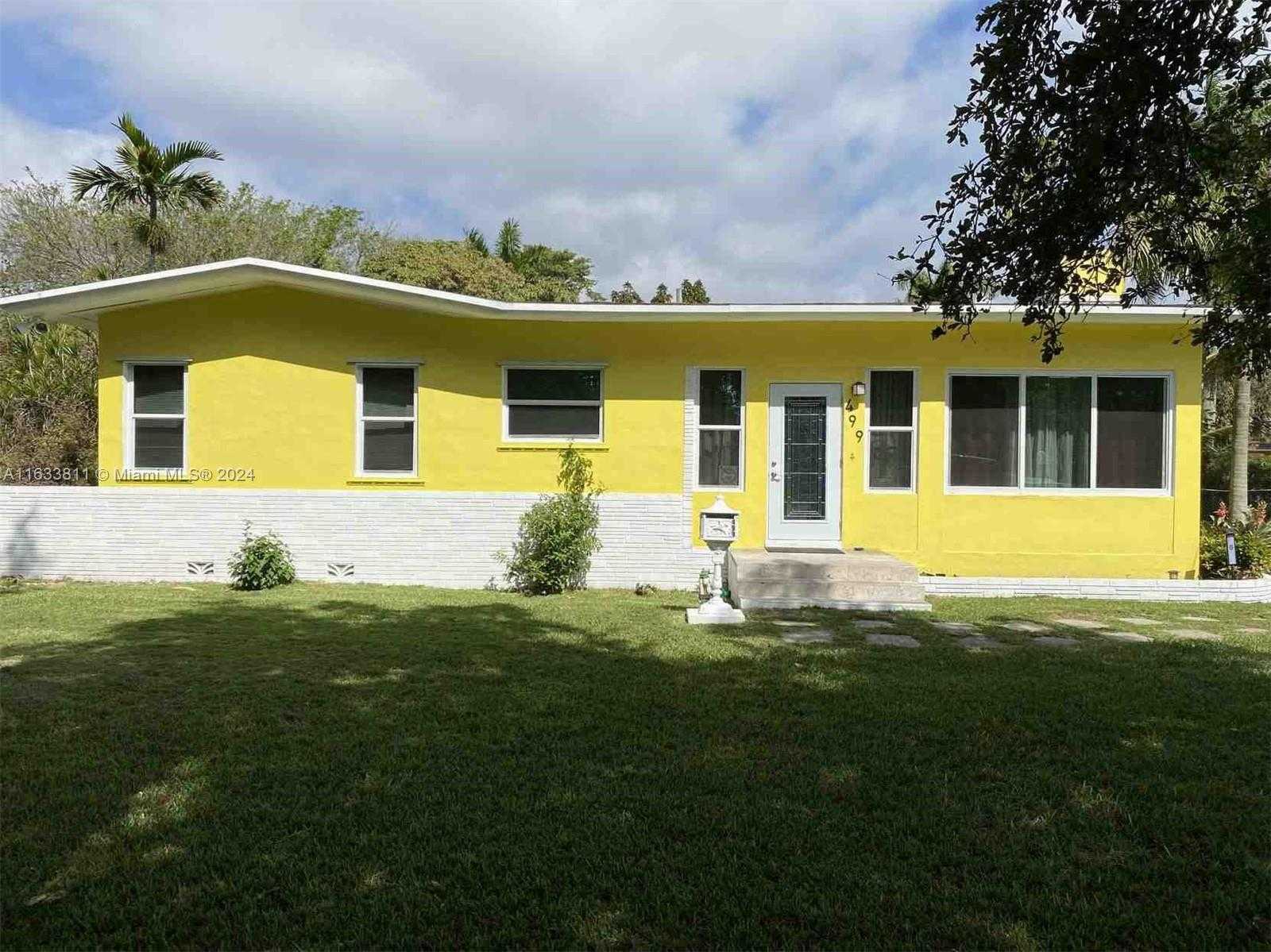 photo 1: 499 NE 112th St, Miami FL 33161