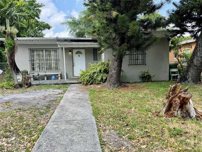 photo 2: 1255 NW 121st St, North Miami FL 33167