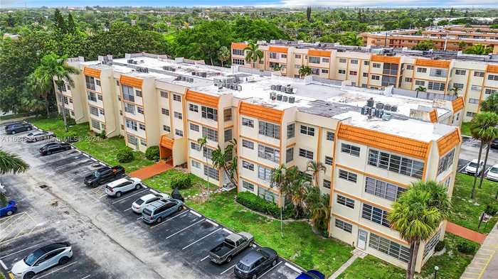 photo 2: 2501 NW 41st Ave Unit 109, Lauderhill FL 33313