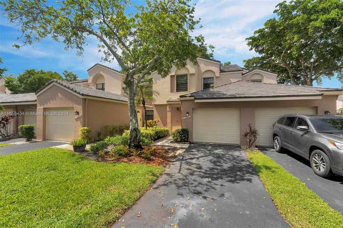 photo 1: 163 NW 98th Ter Unit 163, Plantation FL 33324