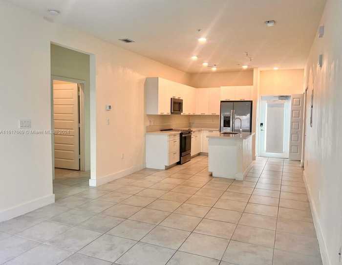 photo 2: 8301 NW 41st St Unit B-107, Doral FL 33166