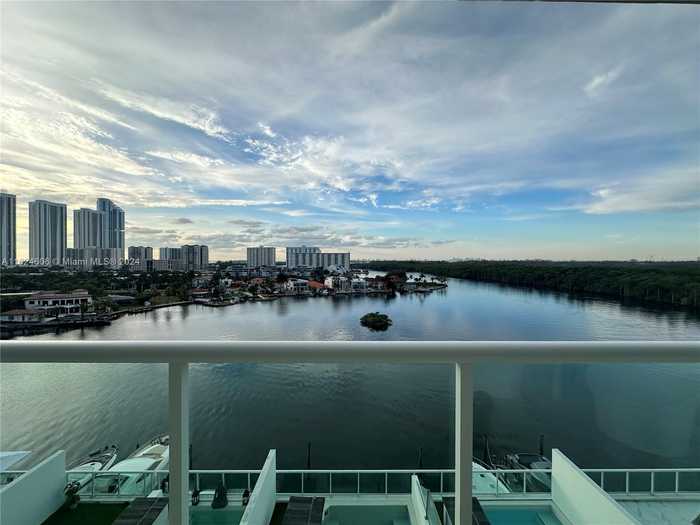 photo 1: 400 Sunny Isles Blvd Unit 905, Sunny Isles Beach FL 33160